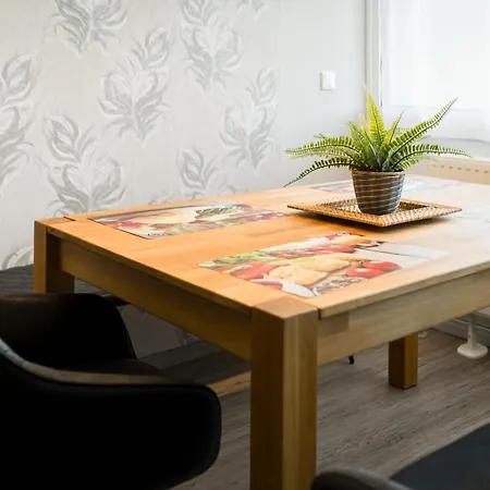 Apartments Domizil Egger *